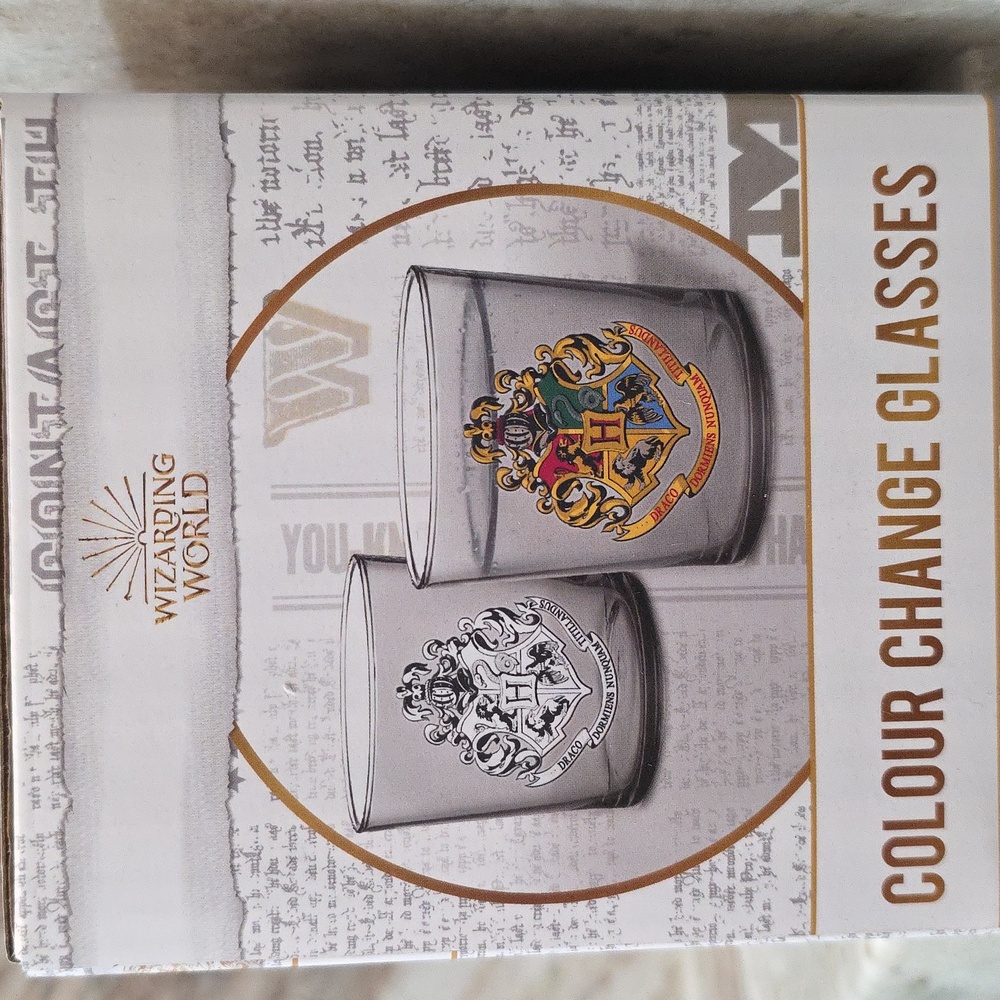 🆕️Harry Potter Colour Change Glasses Set - Picture 6 of 6